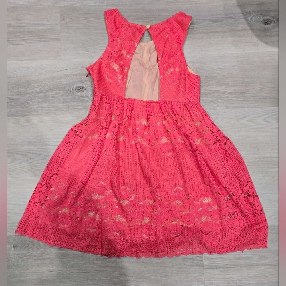 FREE PEOPLE Dress ROCCO Cherry Floral Lace Pointelle Lined Cut Out Back Size 2 - Picture 6 of 7